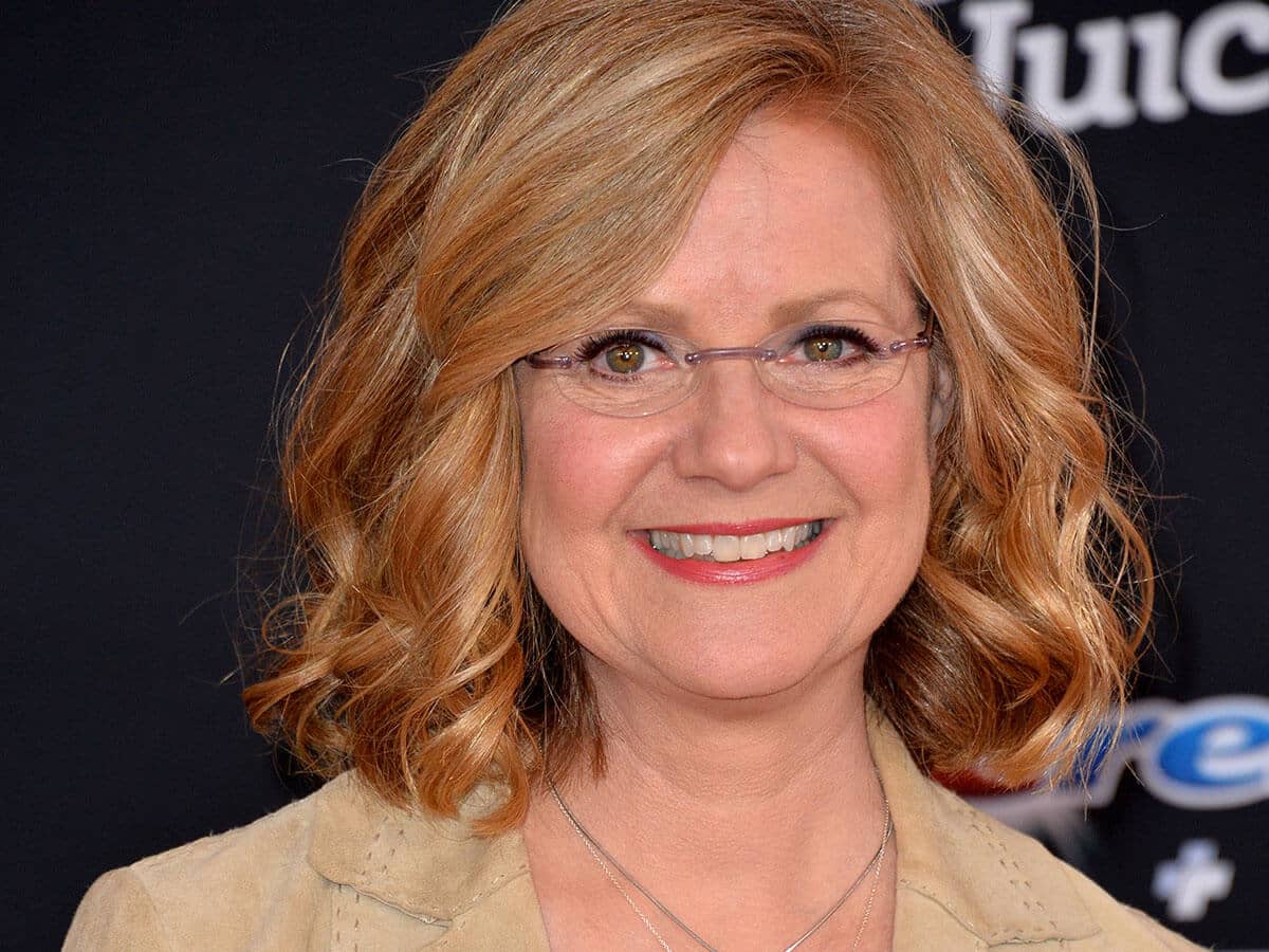 What religion is Bonnie Hunt?